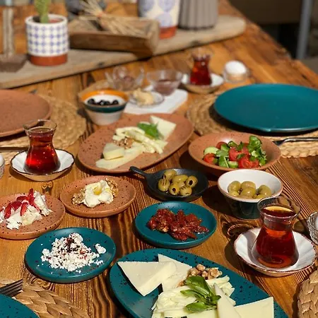 Morisi Avlu * Αλακάτι