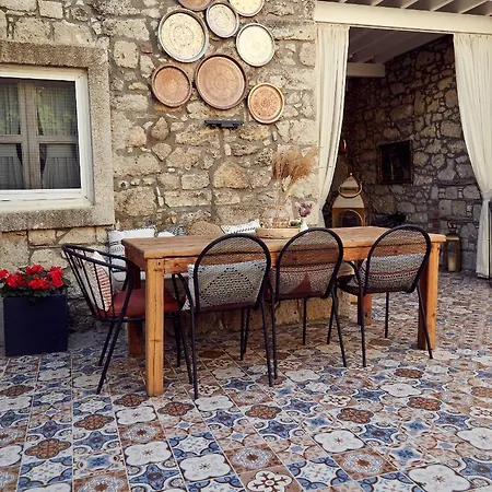 Morisi Avlu * ألاتشاتي