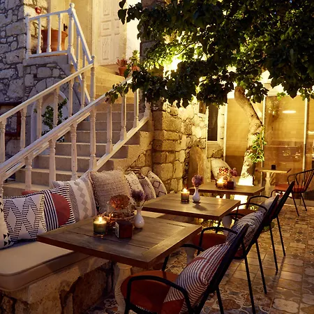 Morisi Avlu 알라카티