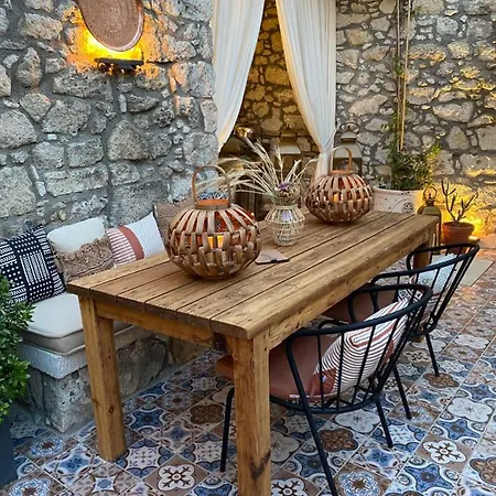 Morisi Avlu Hotel Alaçatı