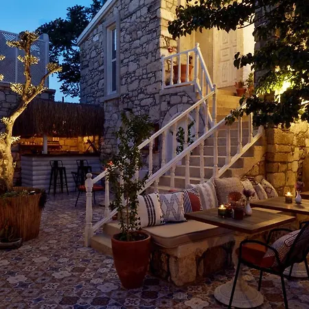 Morisi Avlu Hotel *