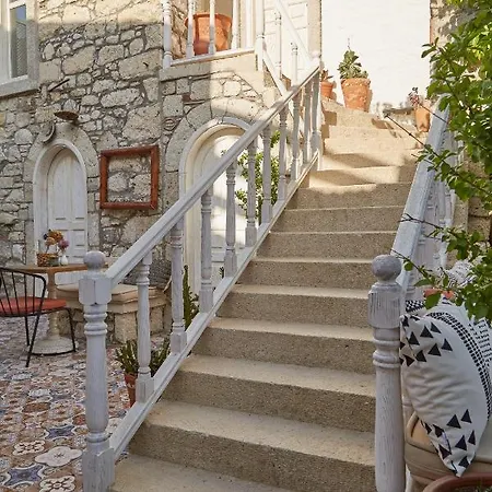 Morisi Avlu Hotel *