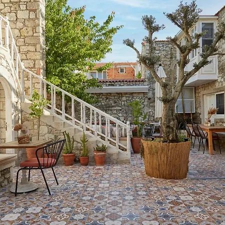 Morisi Avlu Hotel Alaçatı
