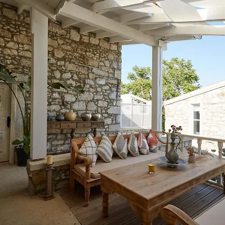 Morisi Avlu Hotel Alaçatı