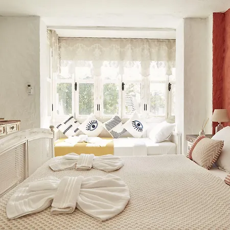 Morisi Avlu * Alaçatı